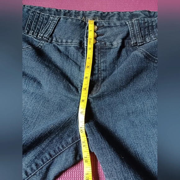 A La Bonita Capri Jeans - Picture 7 of 7